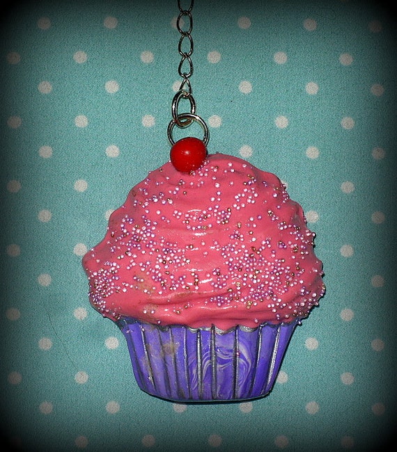 CUPCAKE KEYCHAIN