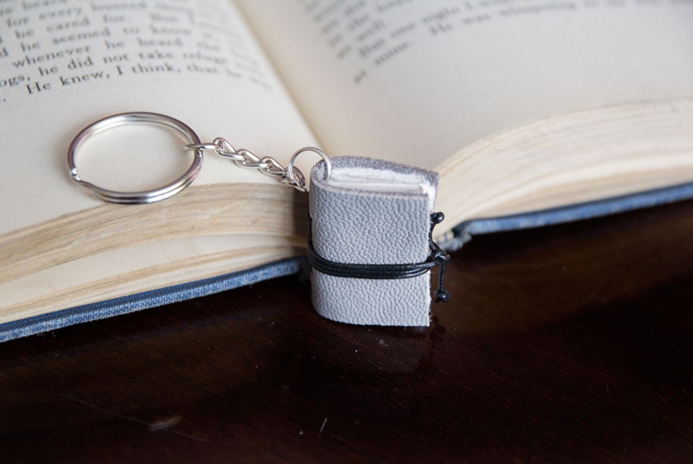 mini book keychain key accessories leather keychain men