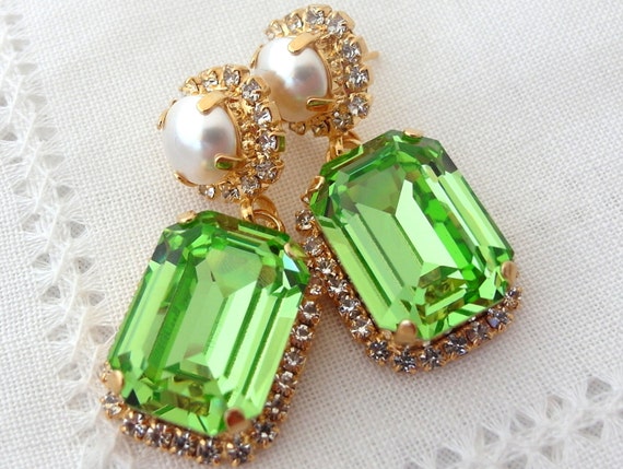 Green pridot and white pearl Swarovski crystal chandelier earrings, Drop earrings, Dangle earrings, Bridal earrings, Estate Wedding jewelry