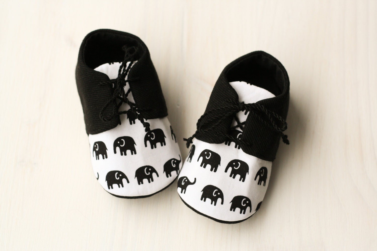 SALE 25 OFF. Baby elephant shoes black by MartBabyAccessories