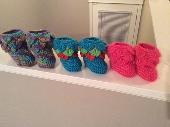 Free Shipping in Canada, Crochet Slippers, infant, crocodile stitch