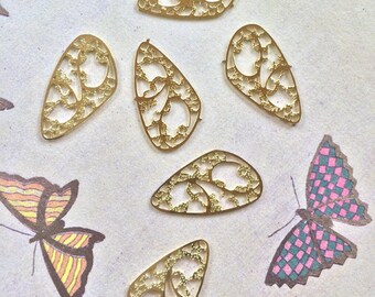 Vintage Butterfly Wings, Butterfly Wing Charms, Old Brass Lace, 28m, 3Pair