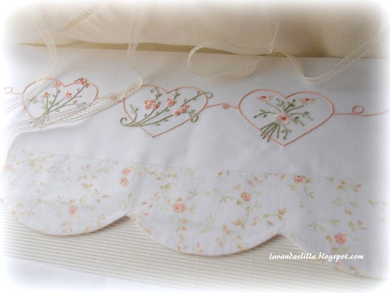 disegno per lenzuolino da culla con cuori