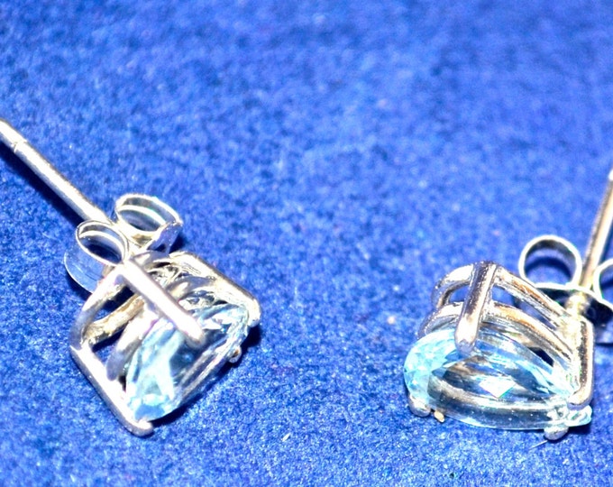 Aquamarine Stud Earrings, 9x6mm Pear, Natural, Set in Sterling Silver E608