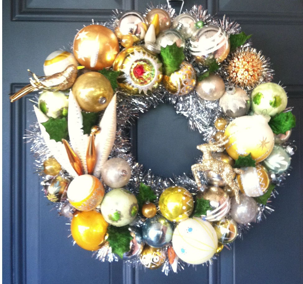 Glittered reindeer bird hollywood regency gold vintage glass ornament wreath tinsel