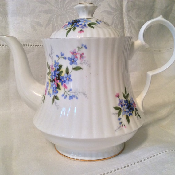 Royal Windsor TEAPOT English Bone China