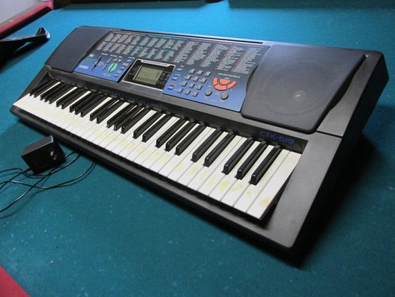 Used Casio CTK-519 with Adapter