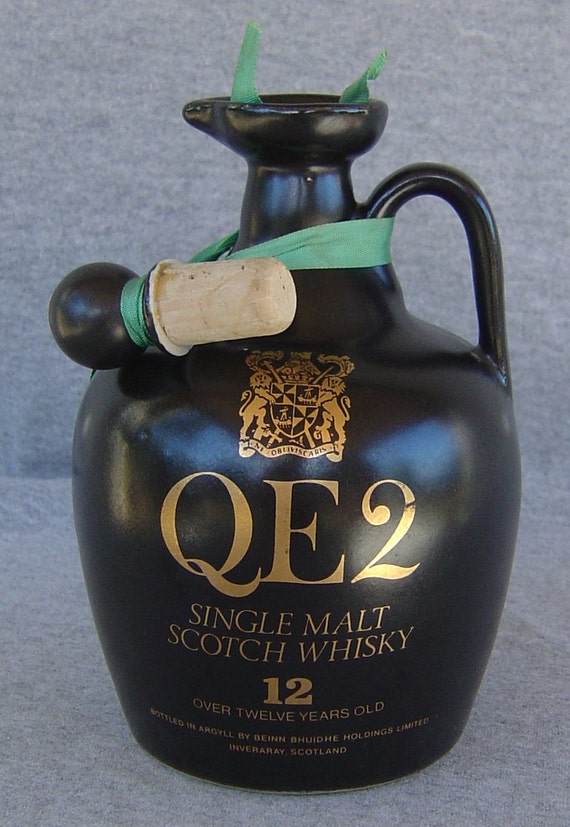 Vintage QE2 Queen Elizabeth WHISKY Jug Single Malt Scotch