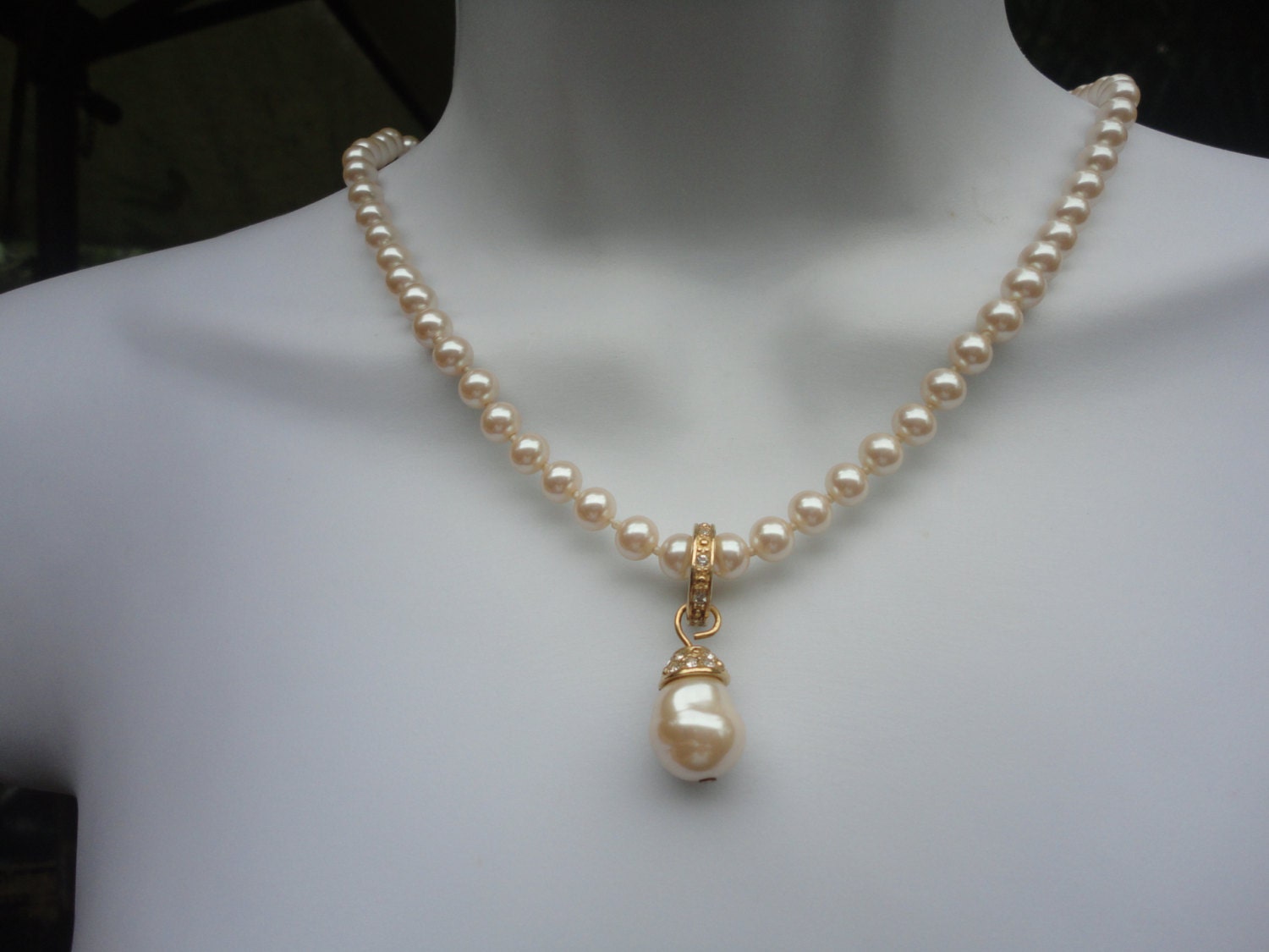 Richelieu Vintage Pearl Necklace with Pearl Pendant – Haute Juice