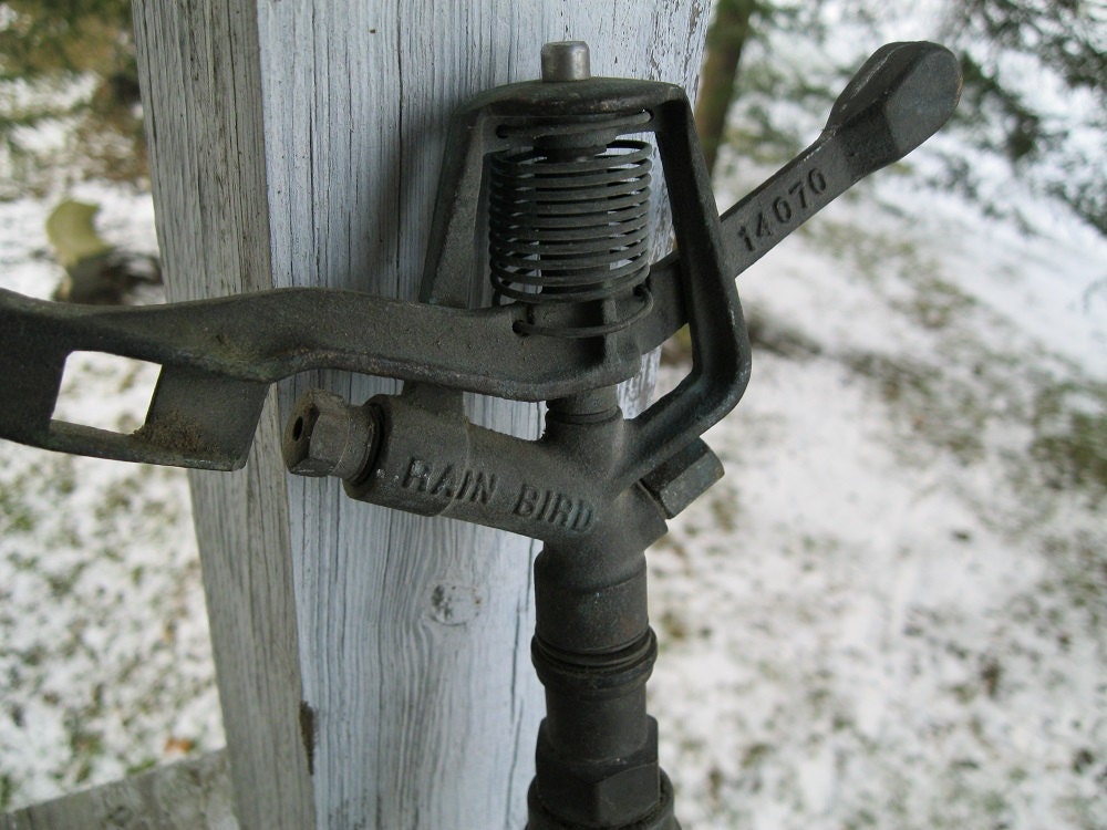 Vintage Lawn Sprinkler Rain Bird 14070 by SimplifyMyWorld on Etsy