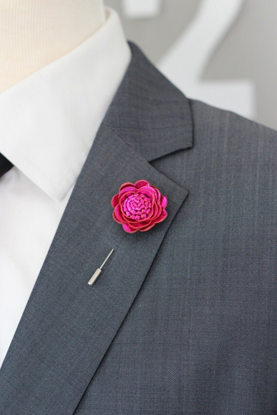 Combo handkerchief card and Daisy flower lapel pin Mens lapel