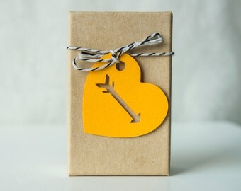 Heart Tag with Arrow Cut Out- Gift Tag- wedding favor tag (30 tags)