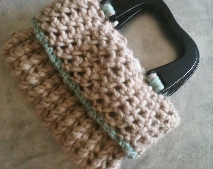 oatmeal and seafoam green knit purse
