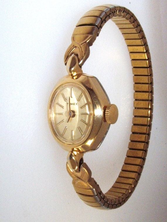 Retro Ladies 1987 Timex Wind Up Watch Gold Color With Original