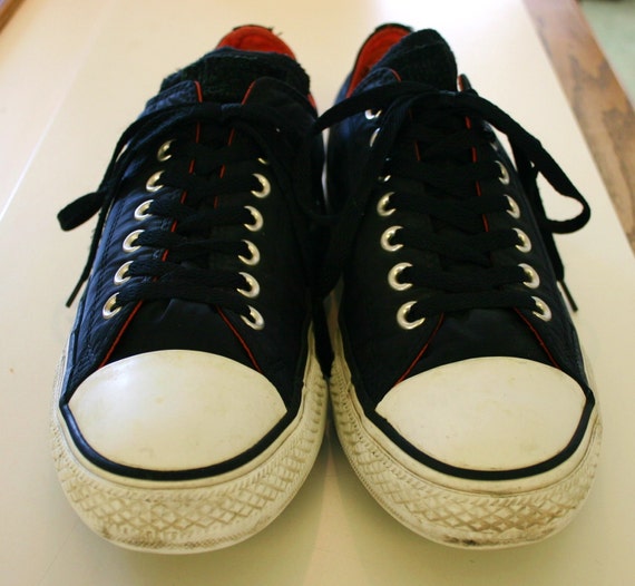 Size 10 Men's or 12 Woman's Converse Low Top Chuck
