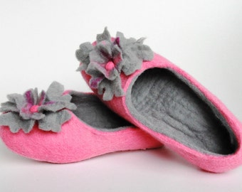 Felted wool women slippers / handmade house shoes / ecological felt slippers for woman Size UK 5 US 7.5 EU 38