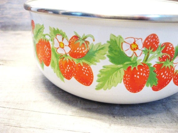 Vintage Strawberry Bowl / Vintage Metal Bowl / by ZenDenVintage