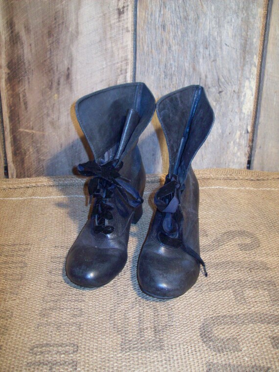 born lace boots