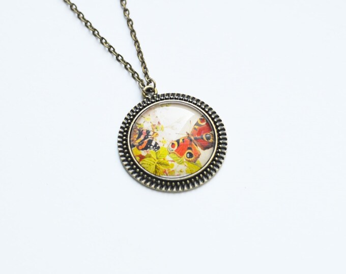 NATURE Pendant with chain of metal brass with the image of a butterfly under glass