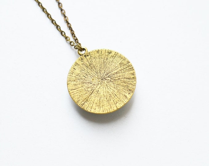 FLORAL MOTIFS Round pendant metal brass with flowers under glass