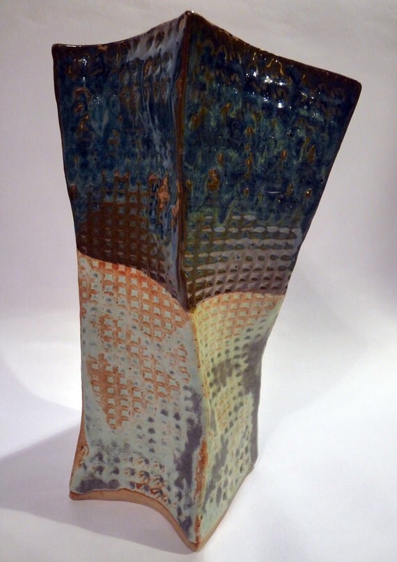 Twisted Vase by PanderaArt on Etsy