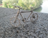 Steel racing bike 16x10 cm