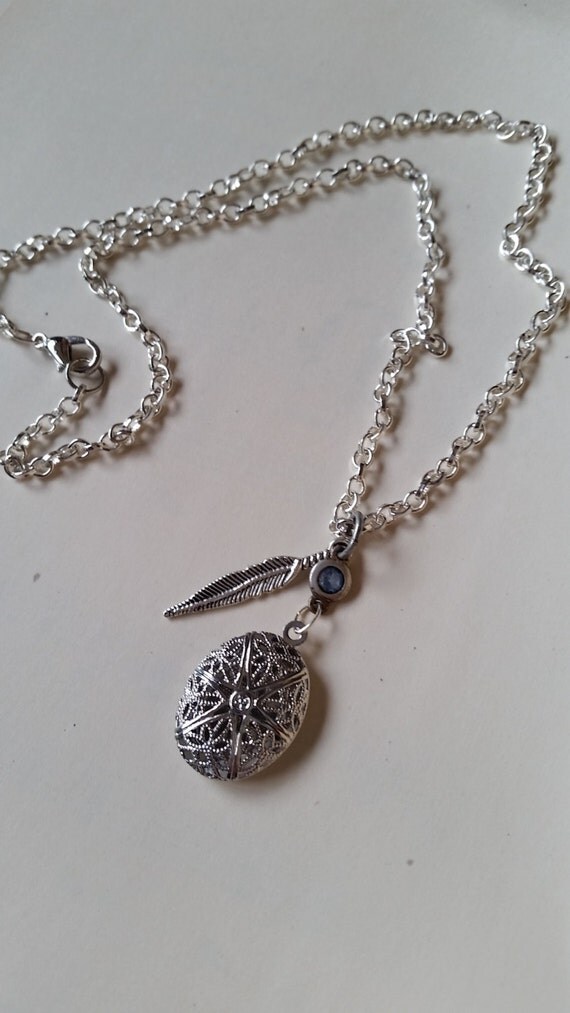 Silver Aromatherapy Necklace Essential oil diffuser locket