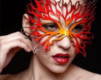 Flame mask in leather yellow, orange, red, black