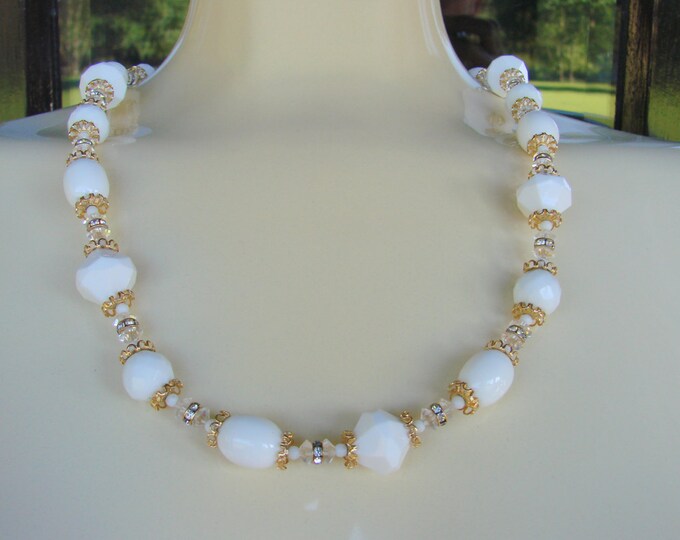 White Lucite Crystal Rhinestone Bead Necklace / Bridal / Wedding / Vintage Jewelry / Jewellery