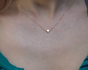 necklace heart gold tiny jewelry simple dainty pendant