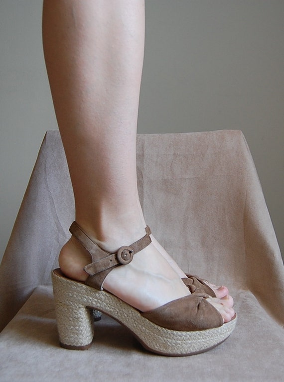 https://www.etsy.com/listing/188093761/vintage-1970s-german-sandals-tan-suede