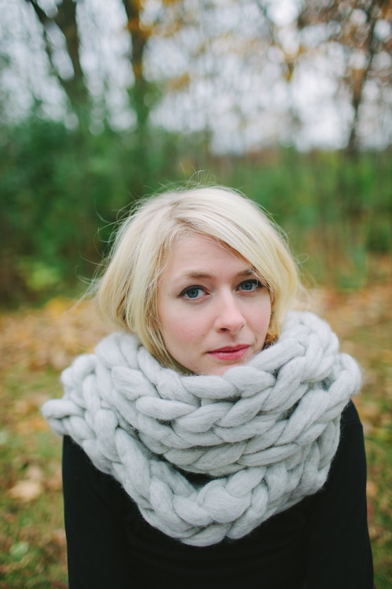 Fashionable Fall Scarves That Look Incredibly Sophisticated