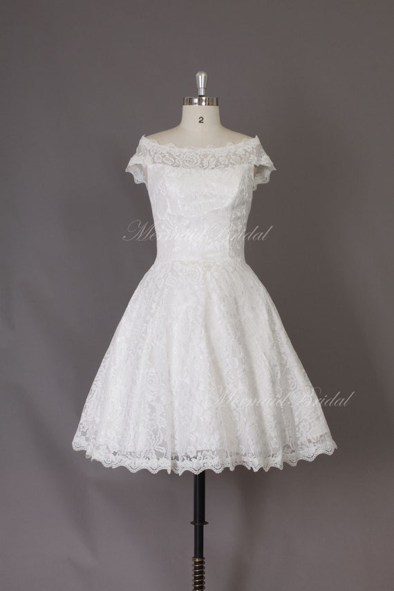 Items similar to Vintage short lace wedding dress, lovely knee length ...