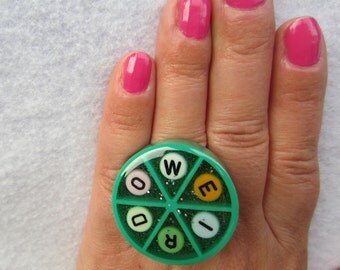 WEIRDO - upcycled Trivial Pursuit adjustable ring - green