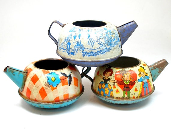 toy tea pots