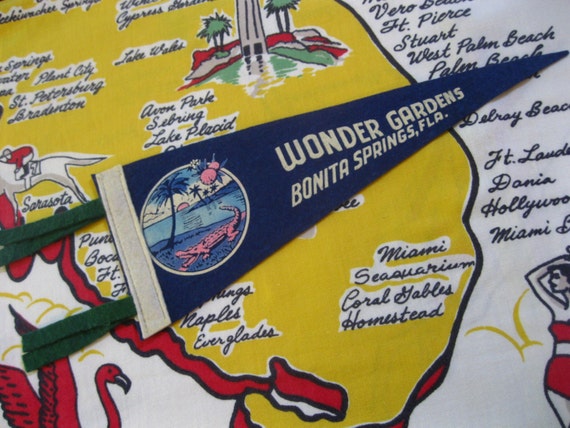 Vintage Wonder Gardens Florida felt pennant banner - 1940s Bonita Springs Florida souvenir - alligator and palm tree