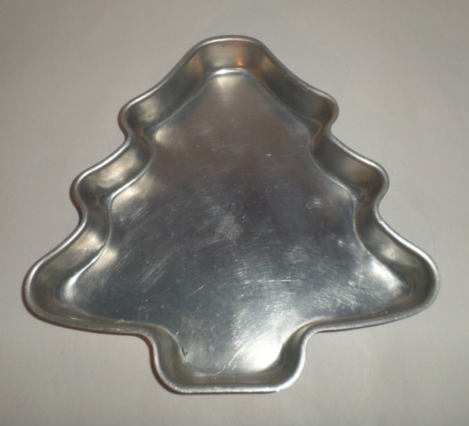 vintage mirro christmas tree cake pan aluminum tree shaped vintage mirro christmas tree cake pan aluminum tree shaped