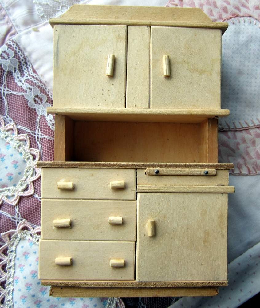 Classics By Handley Dollhouse Hutch, Unfinished