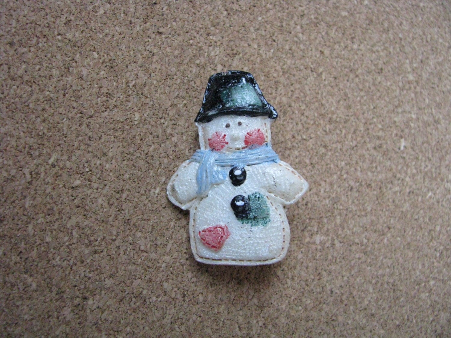 little vintage resin snowman pin brooch with pink by pinmepins little vintage resin snowman pin brooch with pink by pinmepins