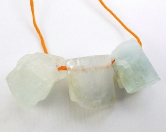 AQUAMARINE BeAdS. Natural. Chunky Nugget Rough Gemstone Beads. 3 pc. 98.0 cts. 14x18 to 17x18 mm (EM946)
