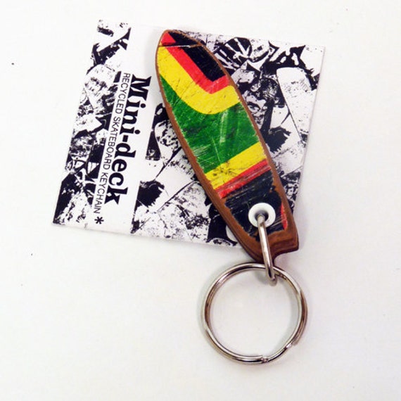 Recycled Skateboard Keychain No.235 Cruiser