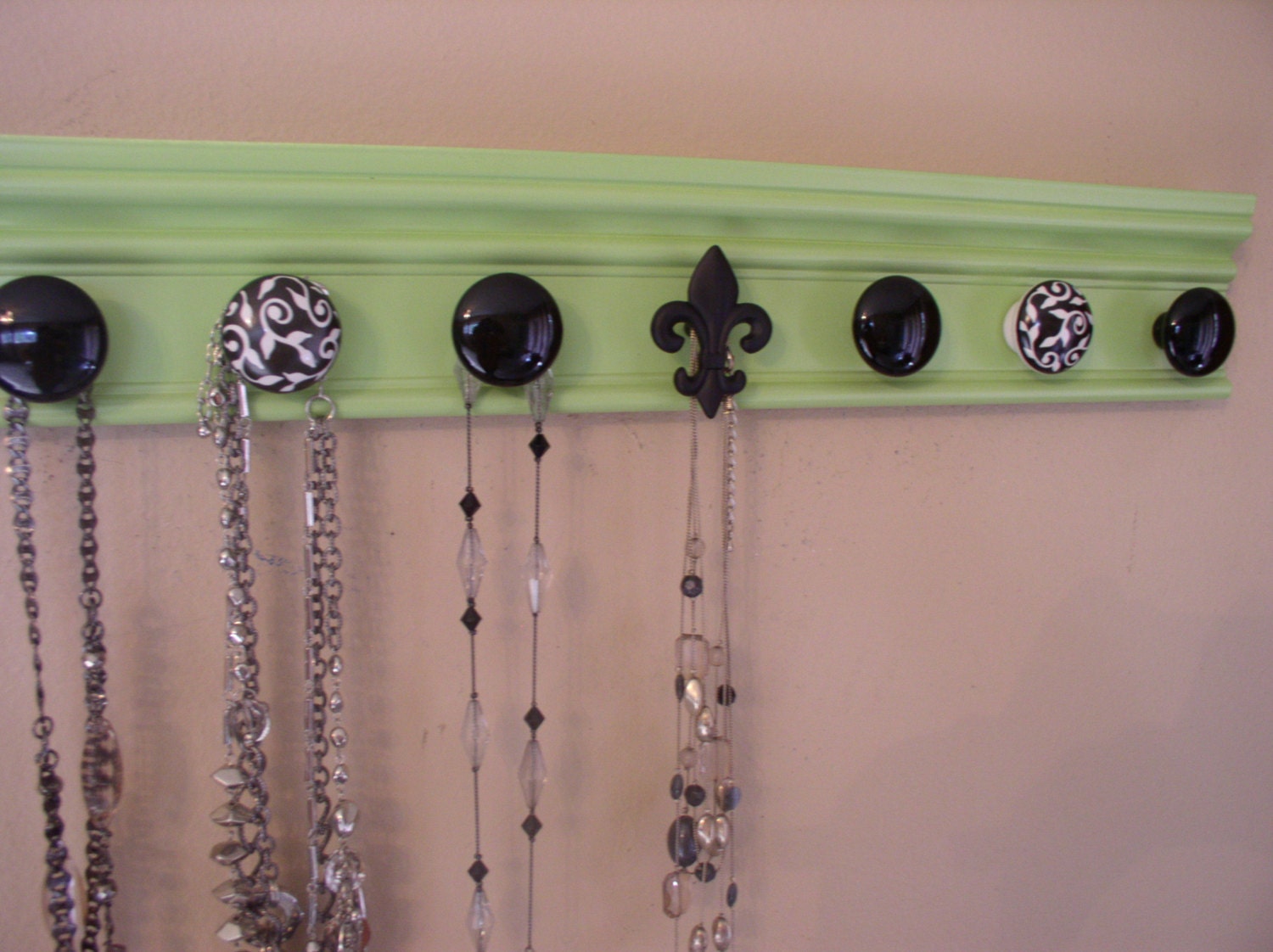 CLEARANCE 20 OFF Lime green & black jewelry rackThis jewelry