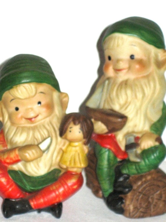 Vintage pair of ceramic elves Santa's helpers by Homco