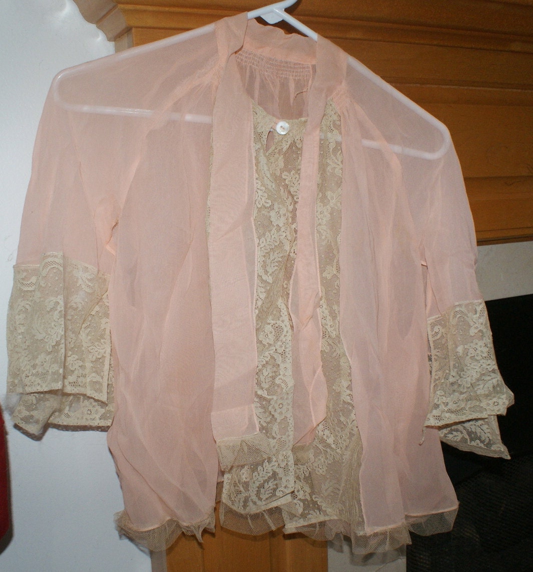 Beautiful Vintage Bed Jacket