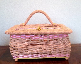 vintage 1960s pink sewing basket with sewing supplies, vintage sewing ...