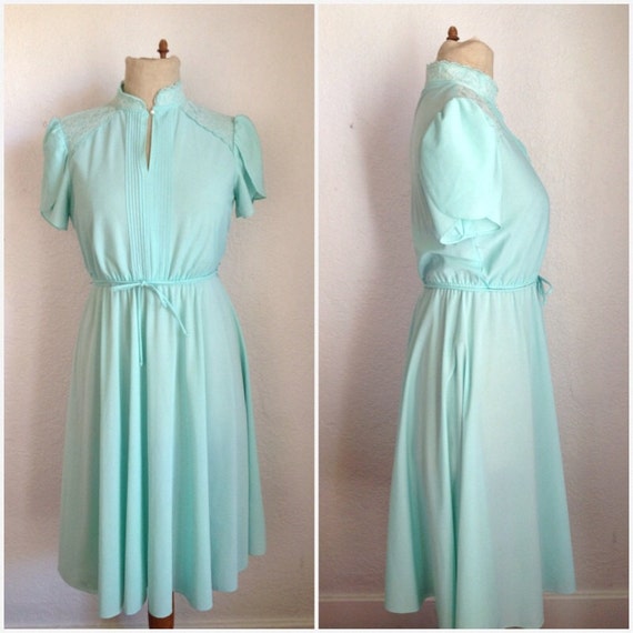 VTG 1970's Sea Foam Green Dress with Tulip Sleeves