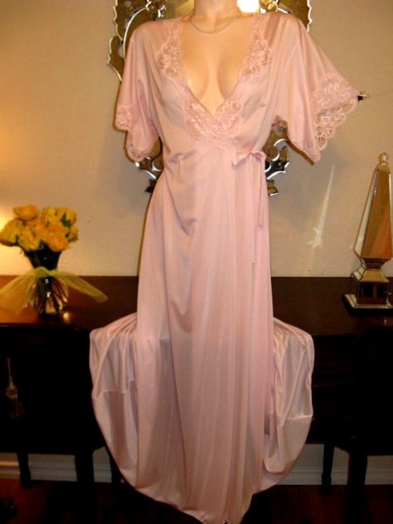Vintage Olga Pink Robe Peignoir GOLD Label by DixieDallas on Etsy