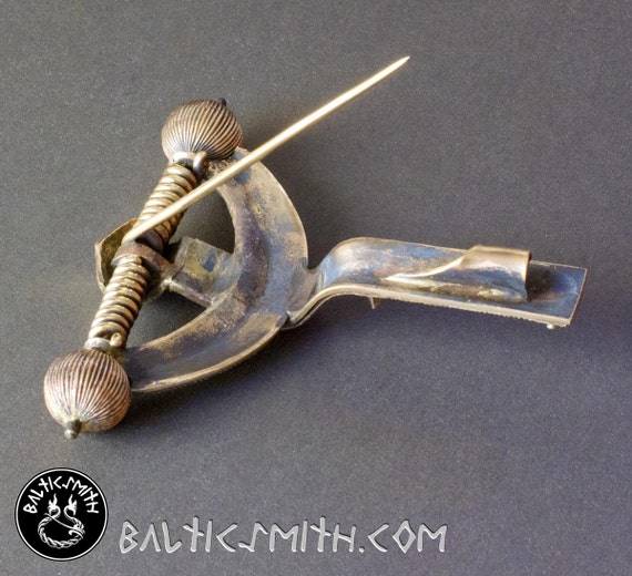 Middle Iron Age Latgallian crossbow fibula with poppypod