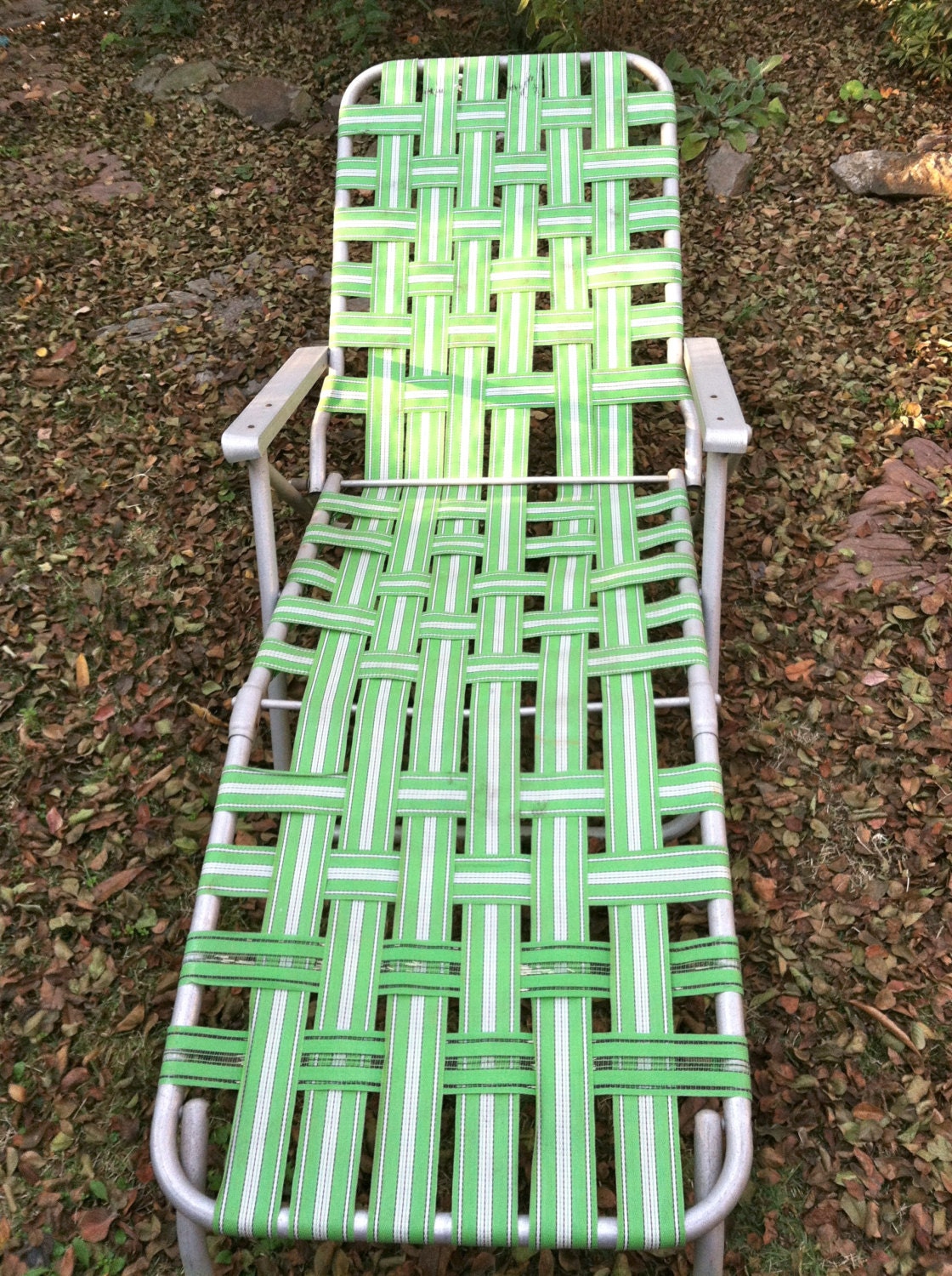 Childs lawn chair aluminum frame plastic webbing