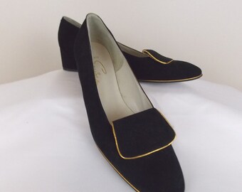 SALE** 1980's Evins Black Velvet Pumps sz 10 AAA
